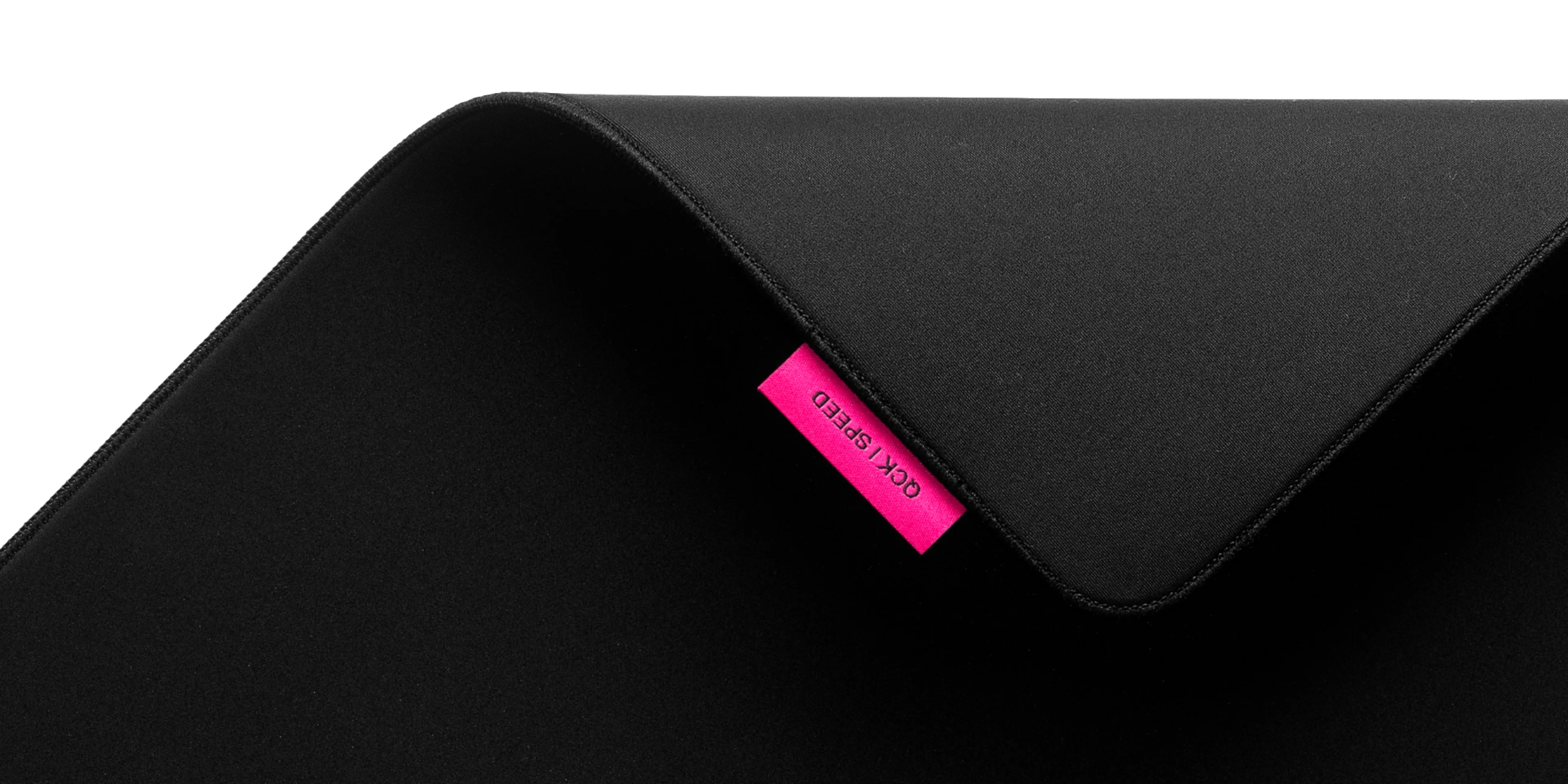 SteelSeries QcK Performance - surface texture close-up
