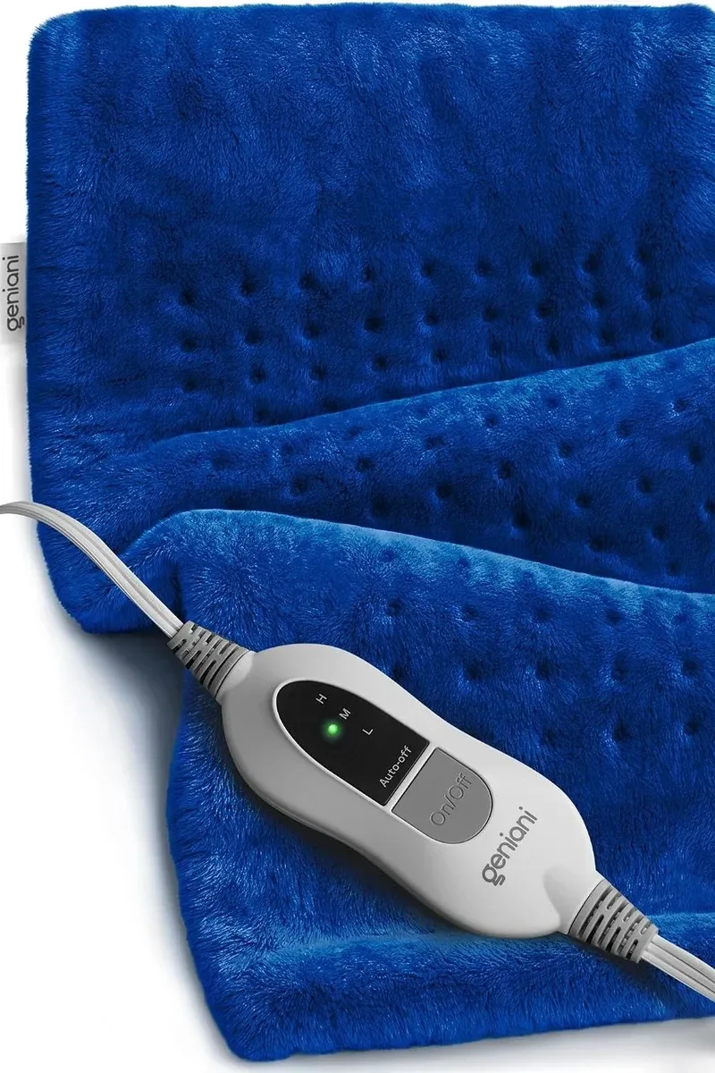 GENIANI Extra Large Electric Heating Pad with controller on white background