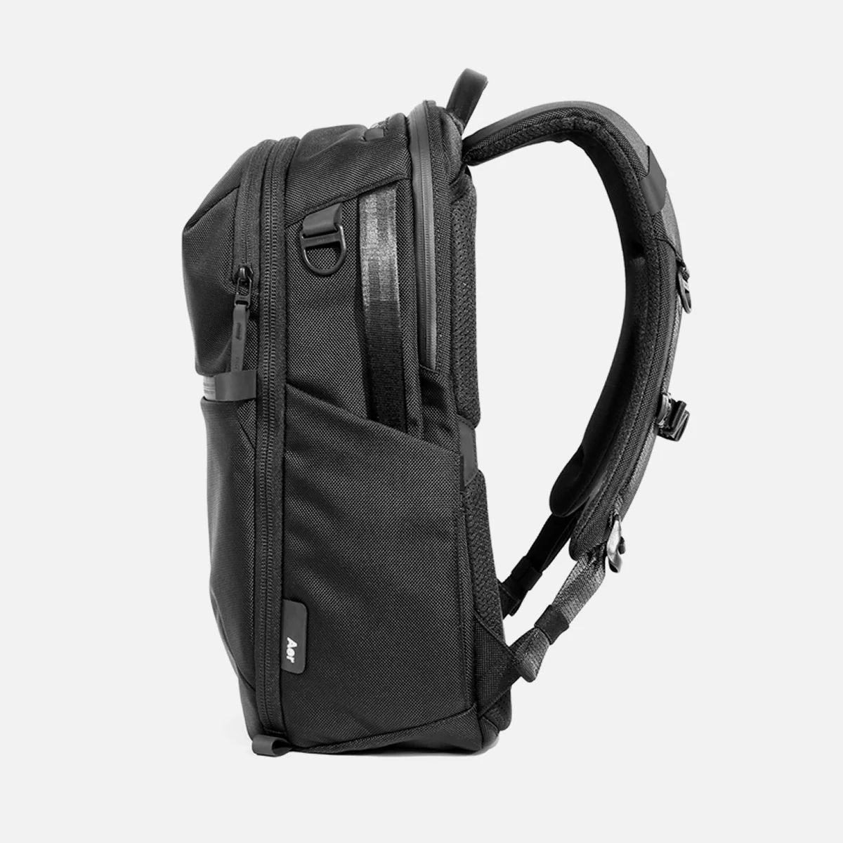 Aer City Pack Pro 2 - right side profile showing depth, zipper pulls, and Cordura nylon texture